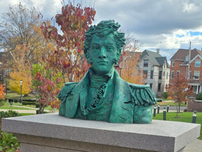 Oliver-Hazard-Perry-Statue